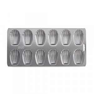 New Star Foodservice 37937 Commercial Grade Aluminum Non-Stick 24-Cup
