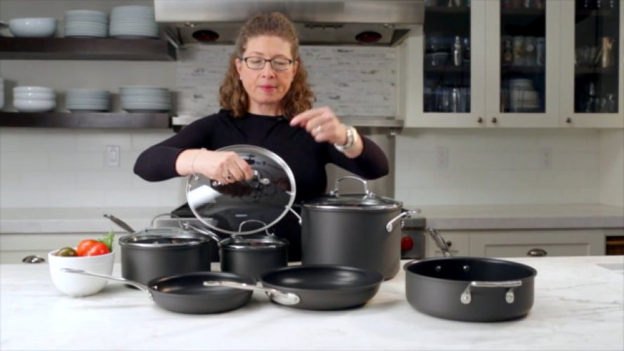 Cuisinart Chef's Classic Nonstick Hard-Anodized 1.5-Quart  Saucepan with Lid, Black: Cuisinart Pot: Home & Kitchen