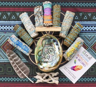 White Abalone with Floral Sage and Palo Santo Kit - Mama Wunderbar