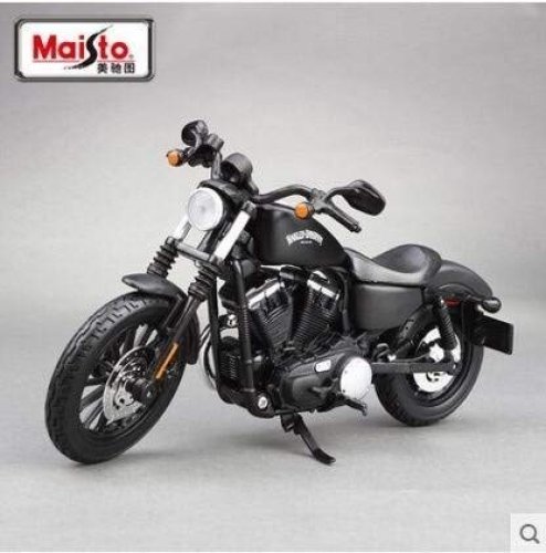 2014 Harley Davidson Sportster Iron 883 Motorcycle Model 1/12 by Maisto  32326