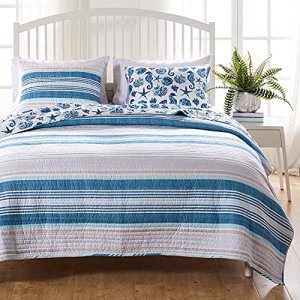 Greenland Home Pebble Beach Sealife Reversible Quilt Set, Featuring Seahorses, Seashells, Starfish and Stripes, 2-Piece Twin/XL, Blue