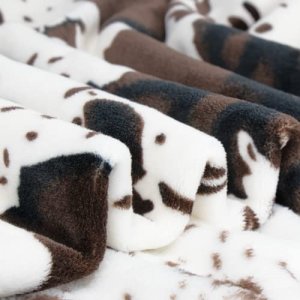 Fleece Cow Print Blanket Queen Size, Bed Blanket Soft Fuzzy Cozy Lightweight Cow Throws Warm Blankets Plush Gift Cow Home Decor 90