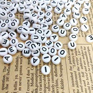  Amaney 250pcs Vowel Letter Beads A E I O U 66mm