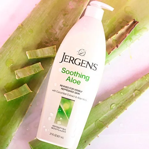 Jergens Soothing Aloe Refreshing Moisturizer, Aloe Vera, 10 Oz,  Illuminating Hydralucence Blend, With Cucumber Extract, Dermatologist