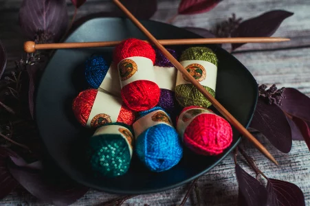 Lion Brand Yarn Lion Brand Bonbons 680 Crayons