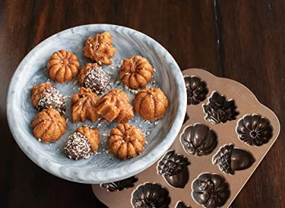 Nordic Ware Autumn Delights Cakelet Pan