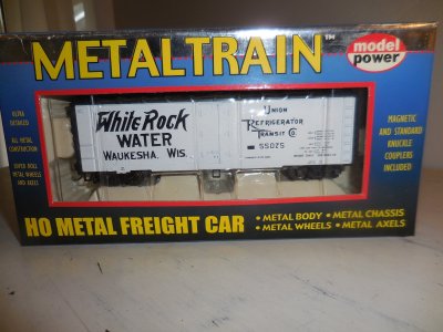 Metaltrain Freight Car 41' Metal Reefer No. 2231 White Rck Water
