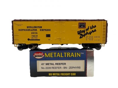 Ho Scale Model Power Metal Train 2228 Reefer Burlington Express