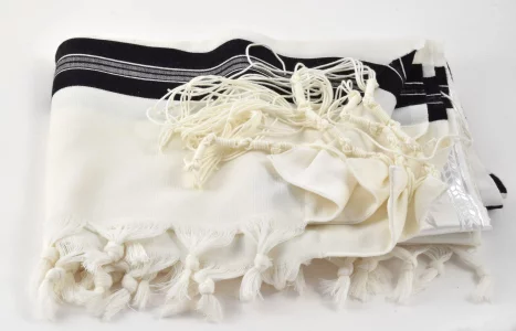 Kosher Thick Sheep Wool Tzitzit Strings (16ct.)