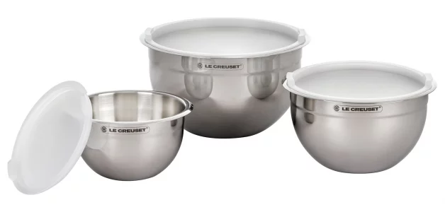 Le Creuset Set of 3 Nested Mixing Bowls w/Nonslip Silicone Base & Plastic Air Tight Lids