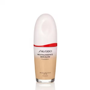 Shiseido RevitalEssence Skin Glow Foundation SPF 30, 330 Bamboo - Buildable, Medium Coverage - 24-HR Hydration & 12-HR Wear - Transfer, Crease & Fade